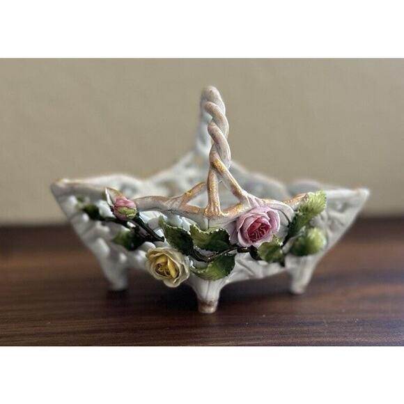 VINTAGE SCHIERHOLZ DRESDEN DIAMOND SHAPED PORCELAIN BASKET WITH APPLIED ROSES - Picture 2 of 16